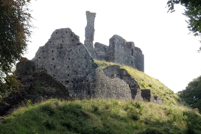 okehampton castle 