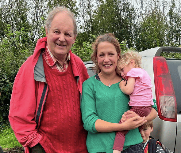 Celebrated children’s author Sir Michael Morpurgo OBE, pictured with Cllr Cheryl Cottle-Hunkin, has lent his support to the campaign to save Devon’s mobile libraries