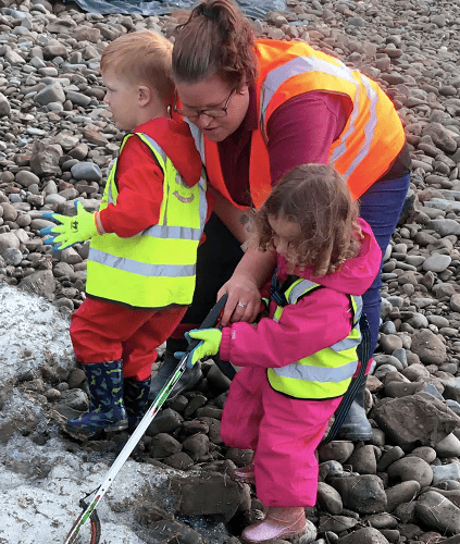 St Petroc’s School Nursery tots do their bit for the environment at Bude beach clean up