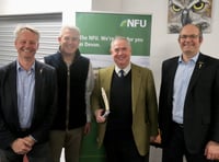 DEFRA secretary meets farmers at Holsworthy Market