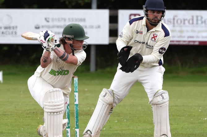 Liam Lindsay v St Austell.