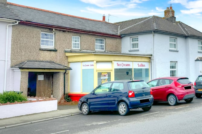 UNDER HAMMER - Shop, The Crescent, Bude